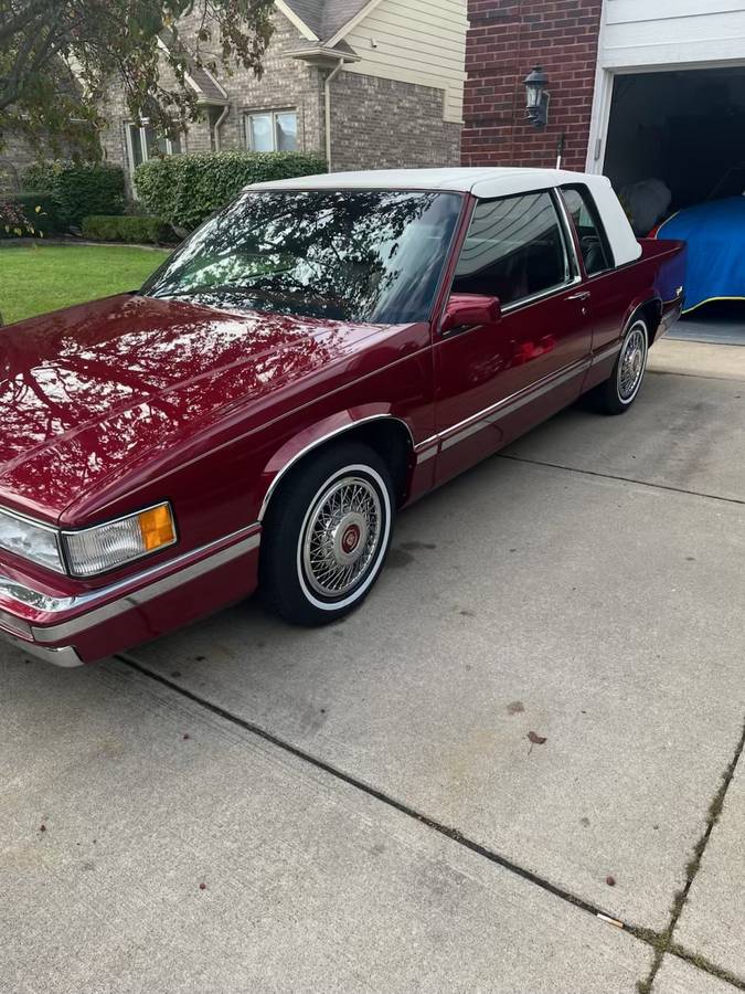 Cadillac-Coupe-de-ville-1993