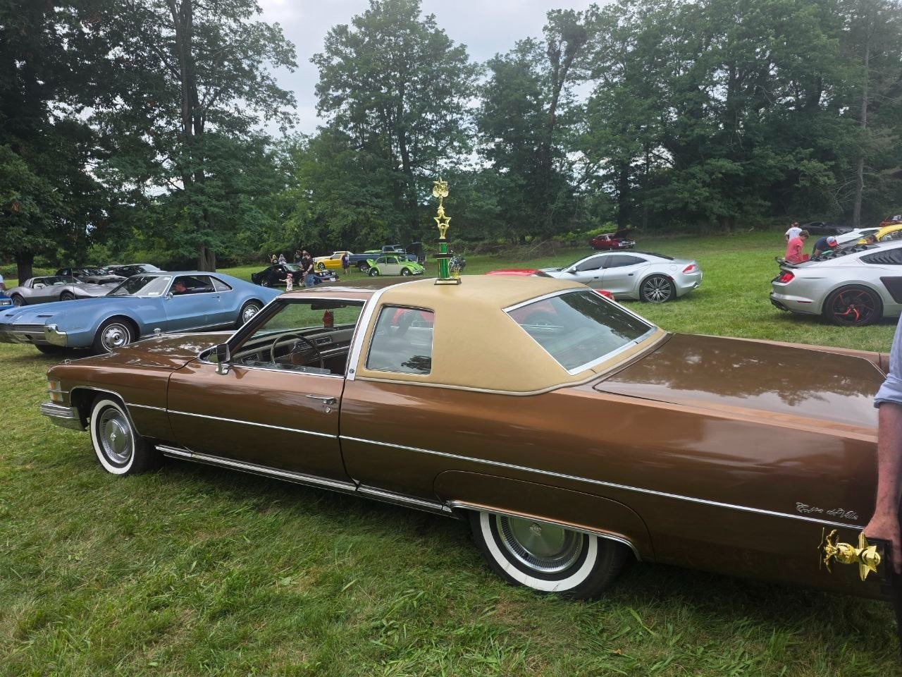 Cadillac-DeVille-1974-Coupe-Brown