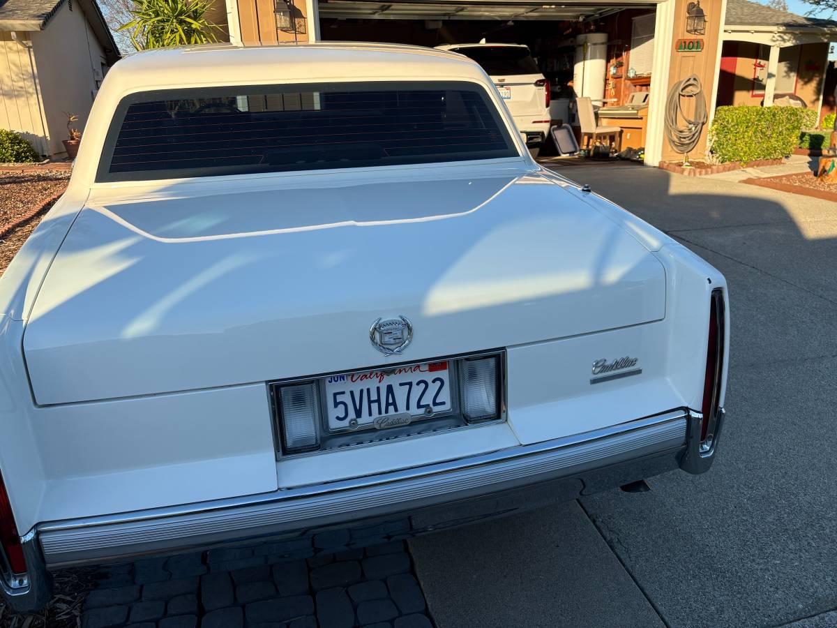 Cadillac-Deville-1990-White