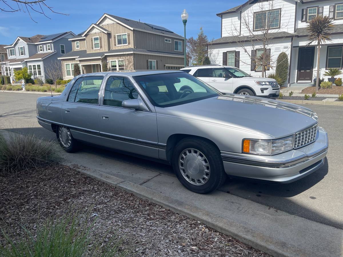 Cadillac-Deville-1994-Silver