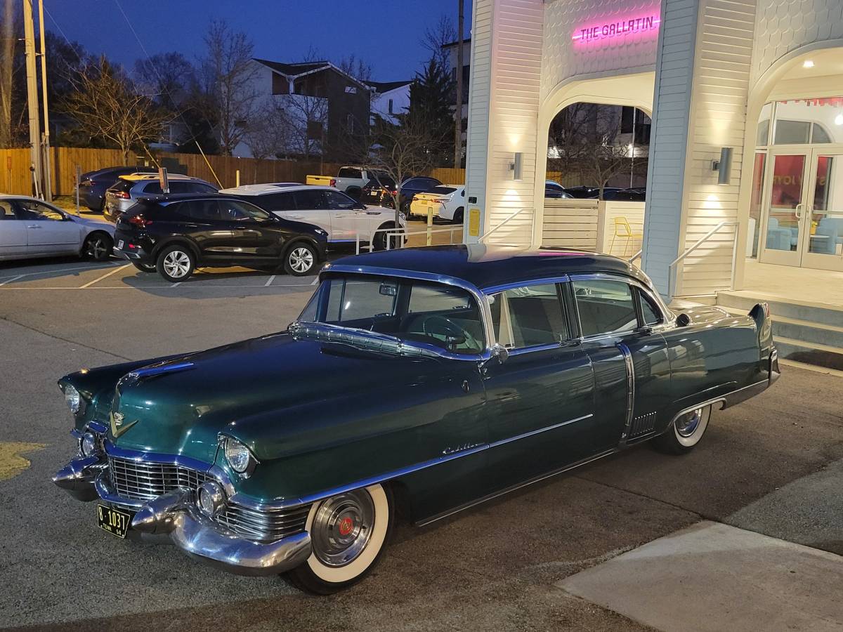 Cadillac-Fleetwood-1954-Green