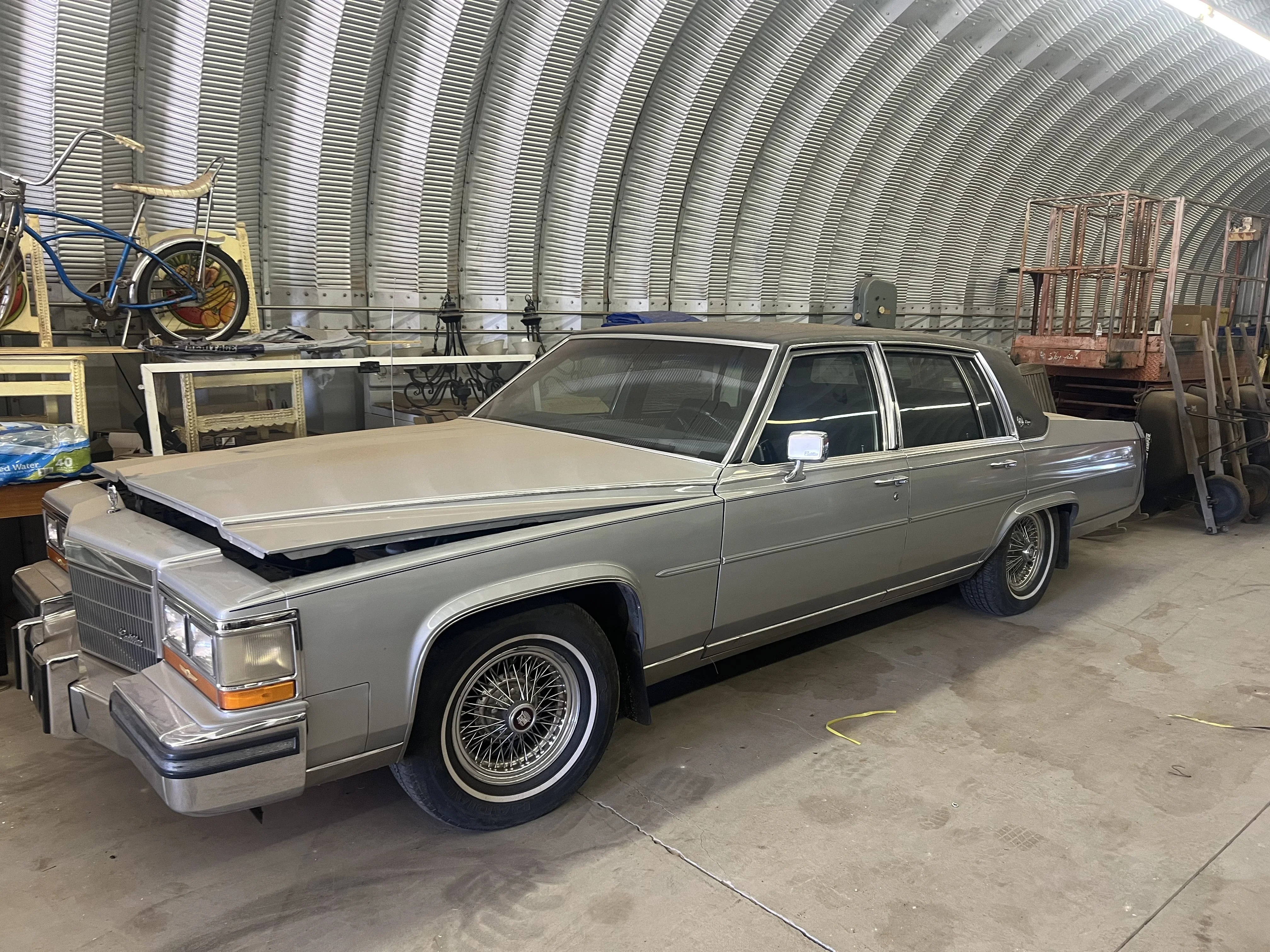 Cadillac-Fleetwood-brougham-sedan-1986-Gray-Blue