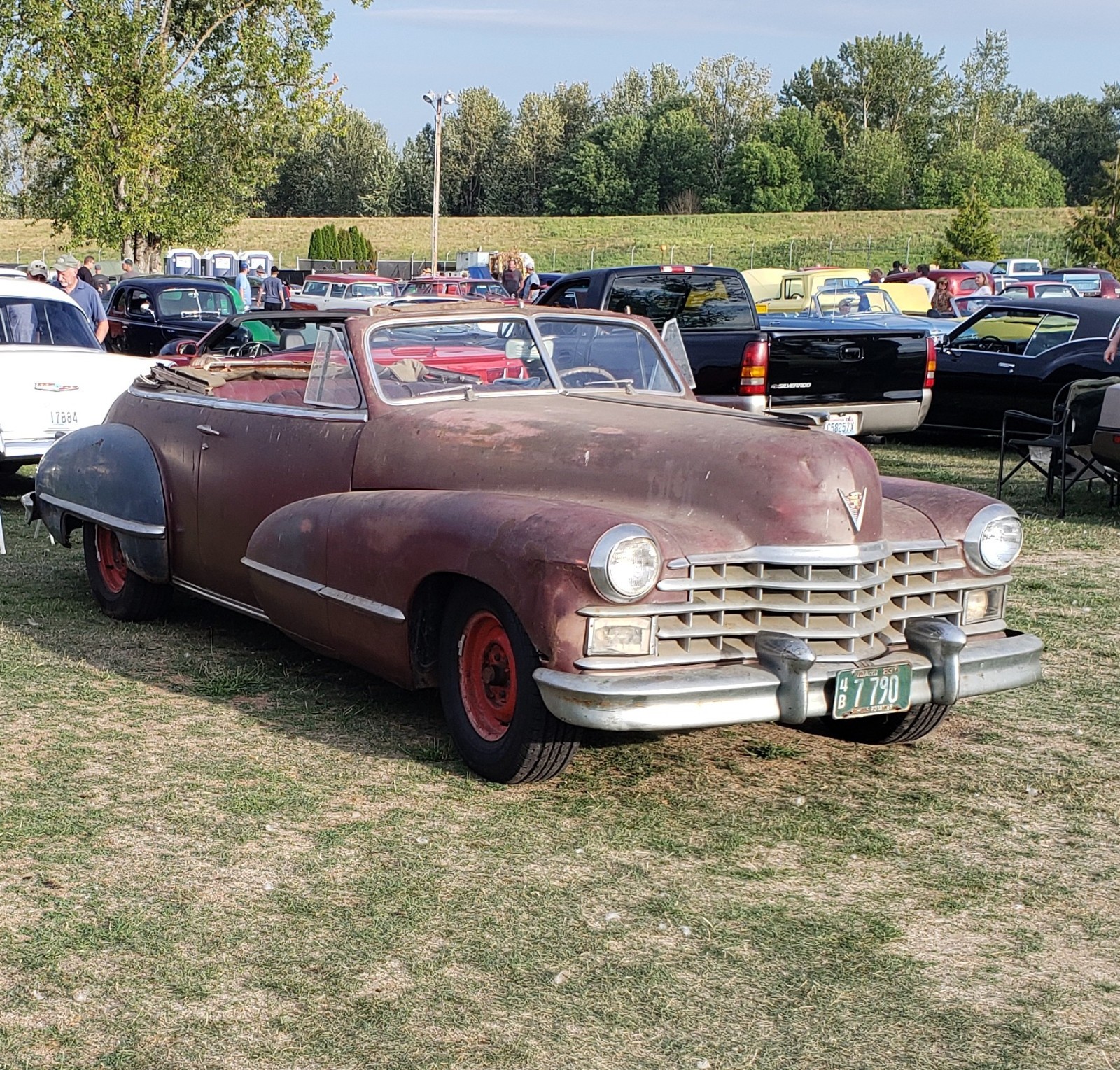 Cadillac-Other-1947-Convertible-Burgundy