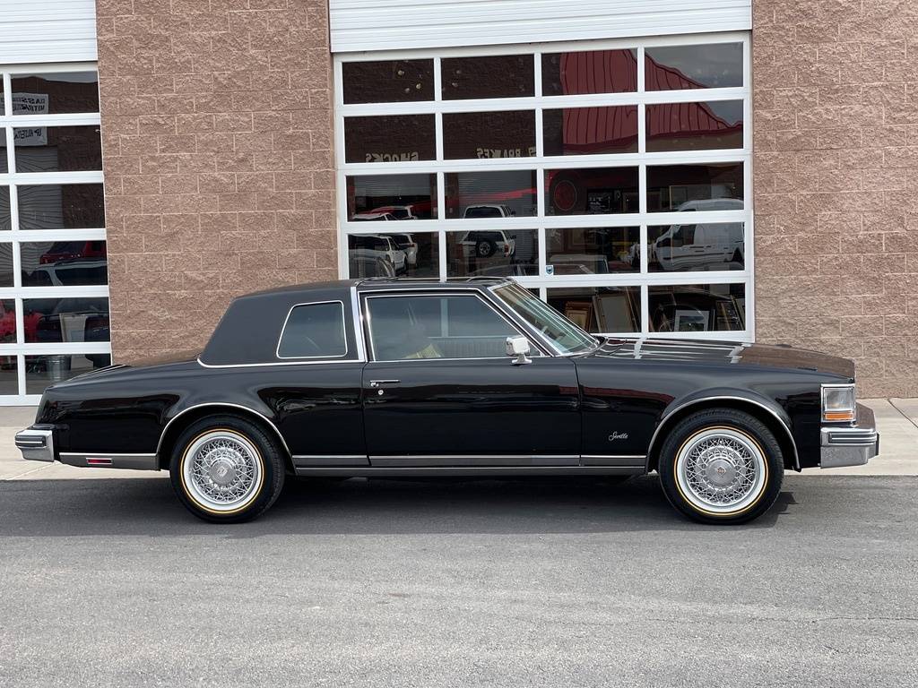 Cadillac-San-remo-coupe-1977-Black