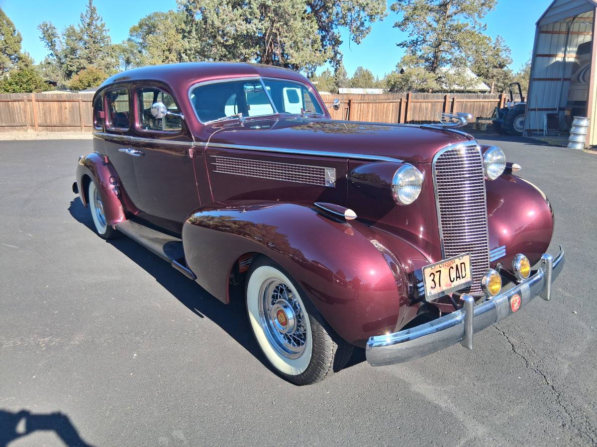 Cadillac-Series-60-1937-custom