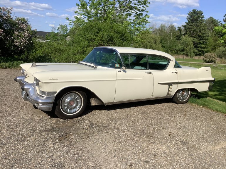 Cadillac-Series-62-1957-White-Blue