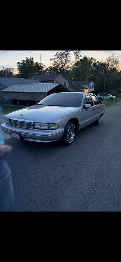 Caprice-classic-1992-Gray