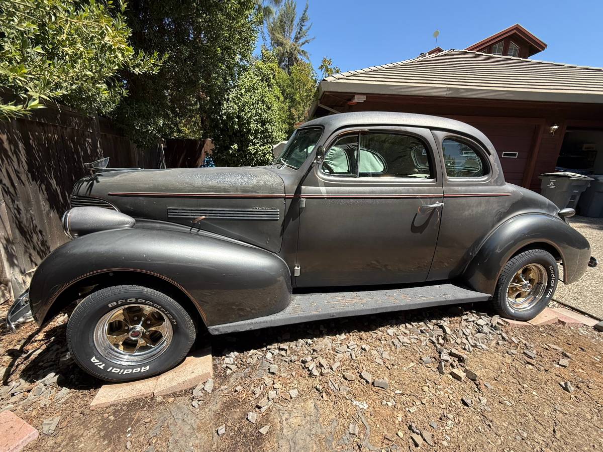 Chevrolet-1939-Gray