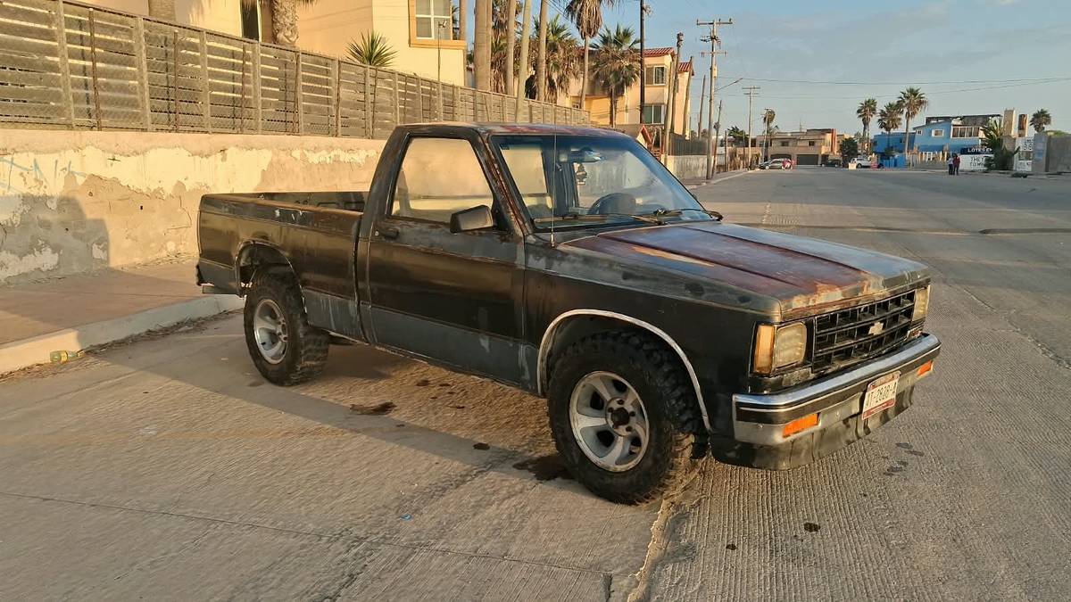 Chevrolet-1982-Black