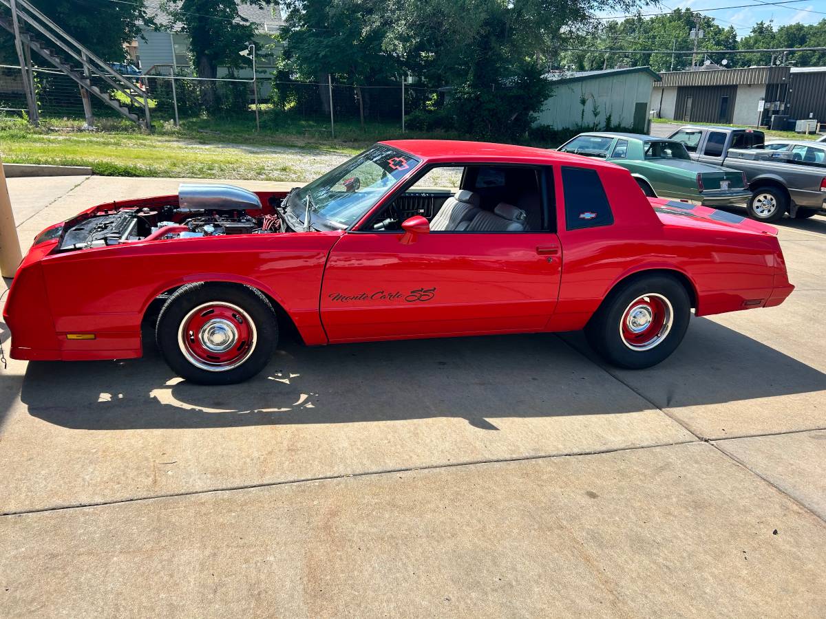 Chevrolet-1984-Red