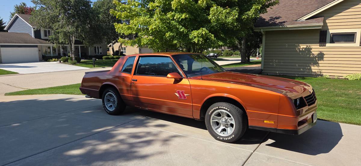Chevrolet-1988-Orange