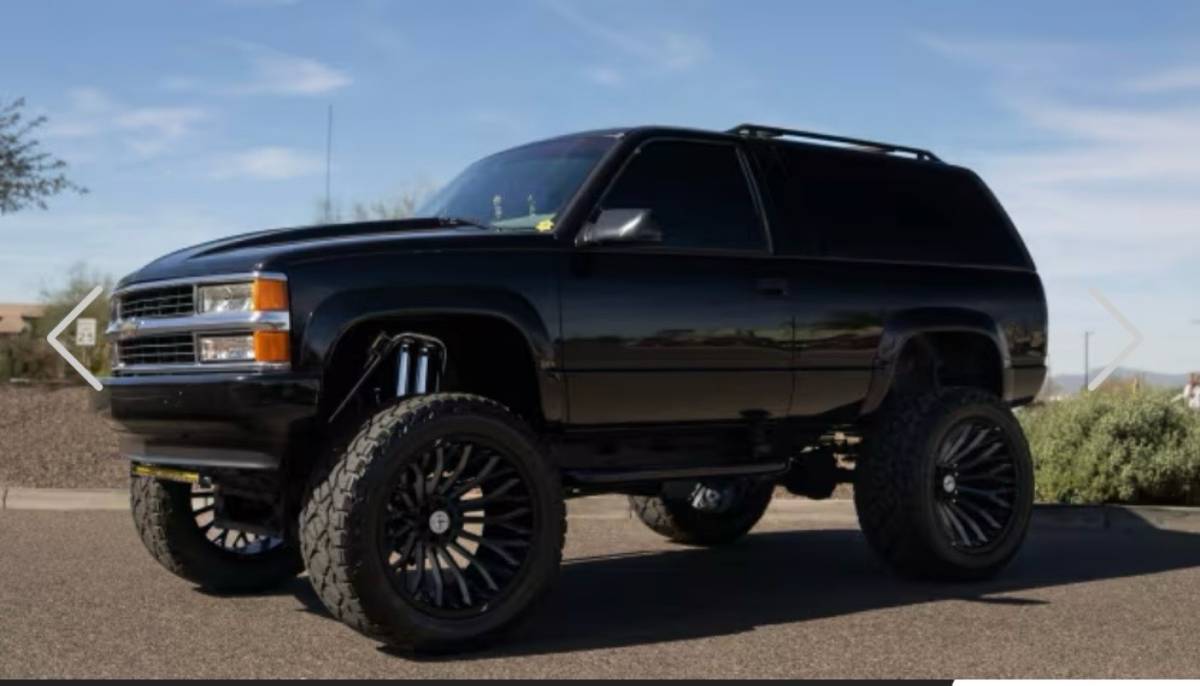 Chevrolet-2dr-tahoe-z71-4x4-1996-Black