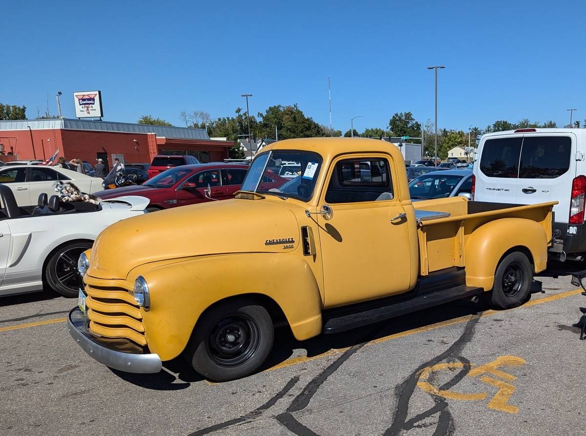 Chevrolet-3600-1950-Yellow