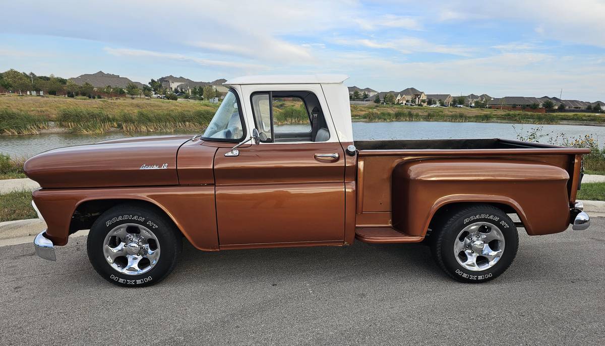 Chevrolet-Apache-1961-Orange