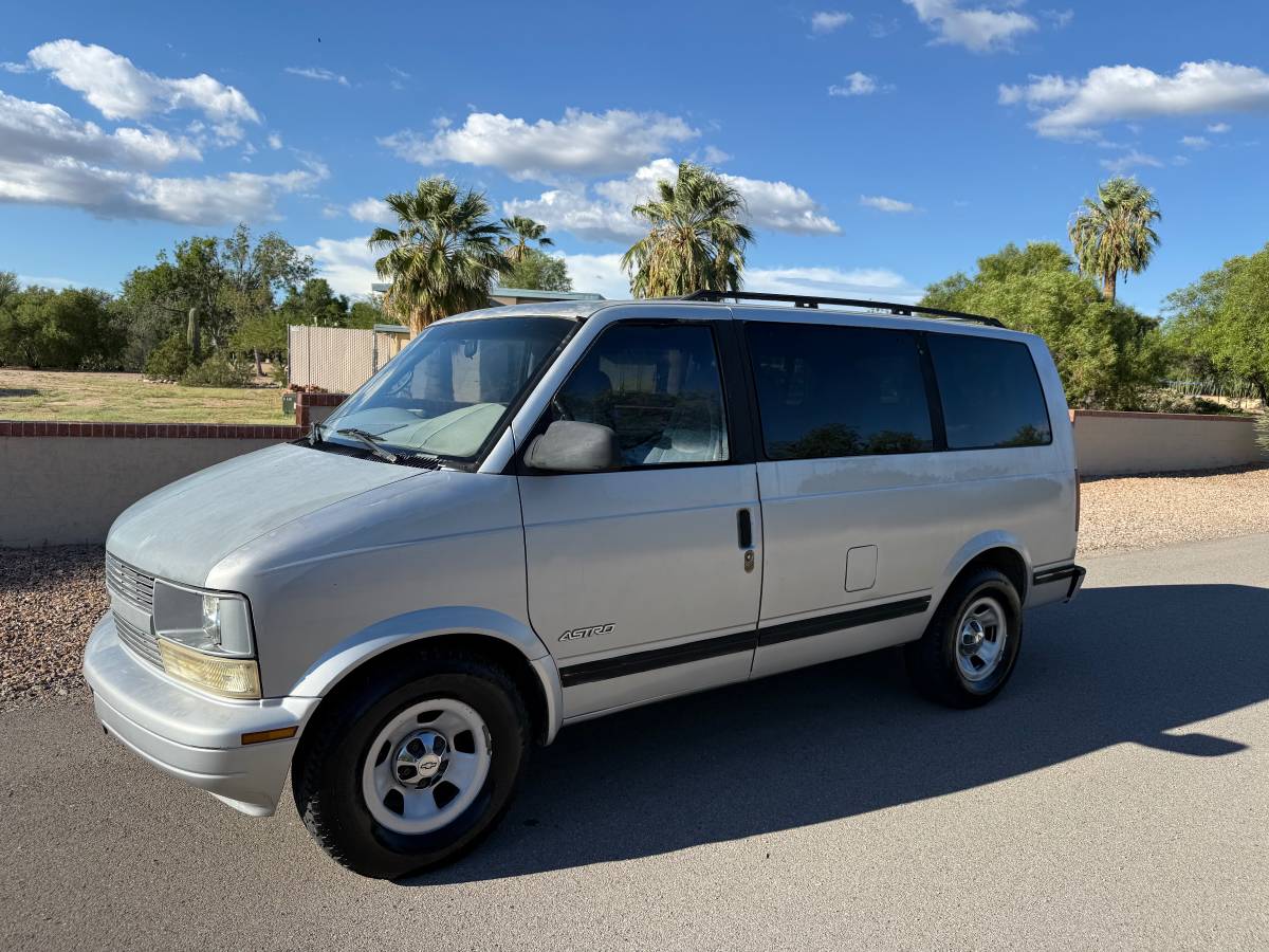 Chevrolet-Astro-1996