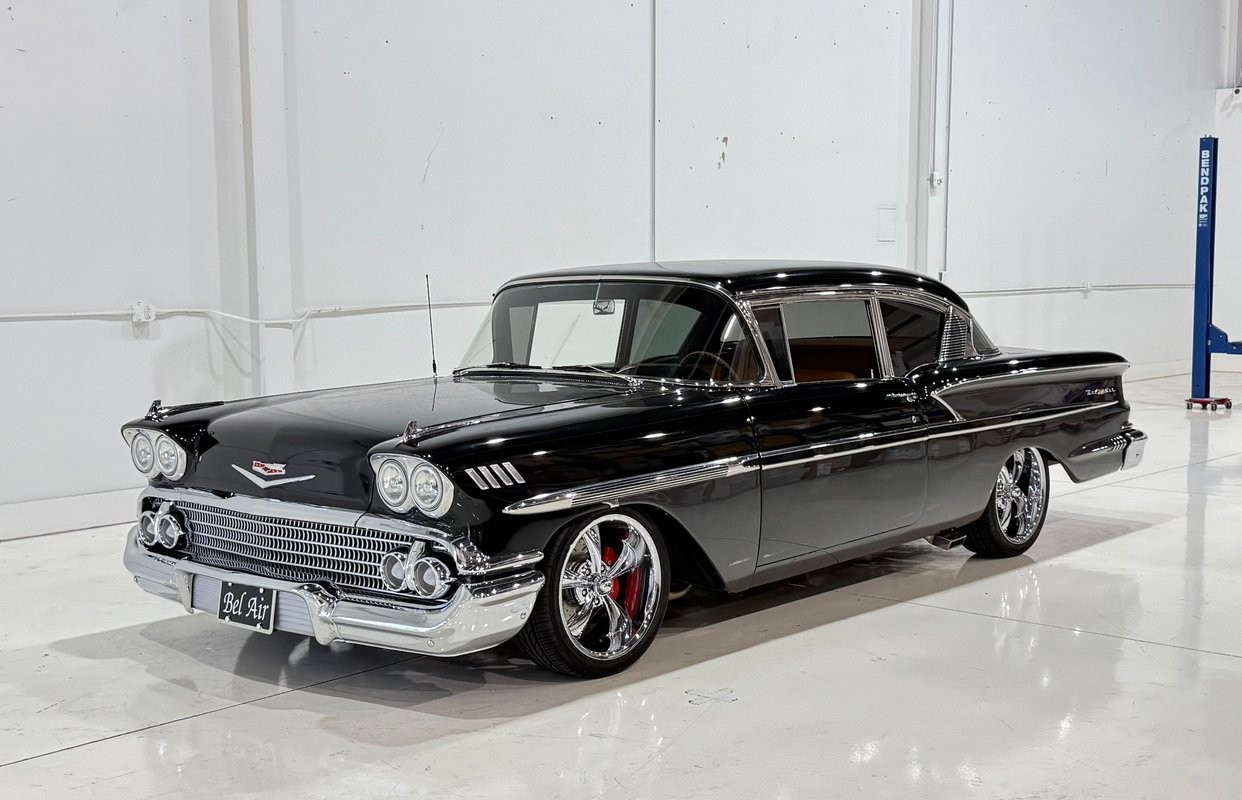 Chevrolet-Bel-Air-Restomod-1958-Sedan-Black