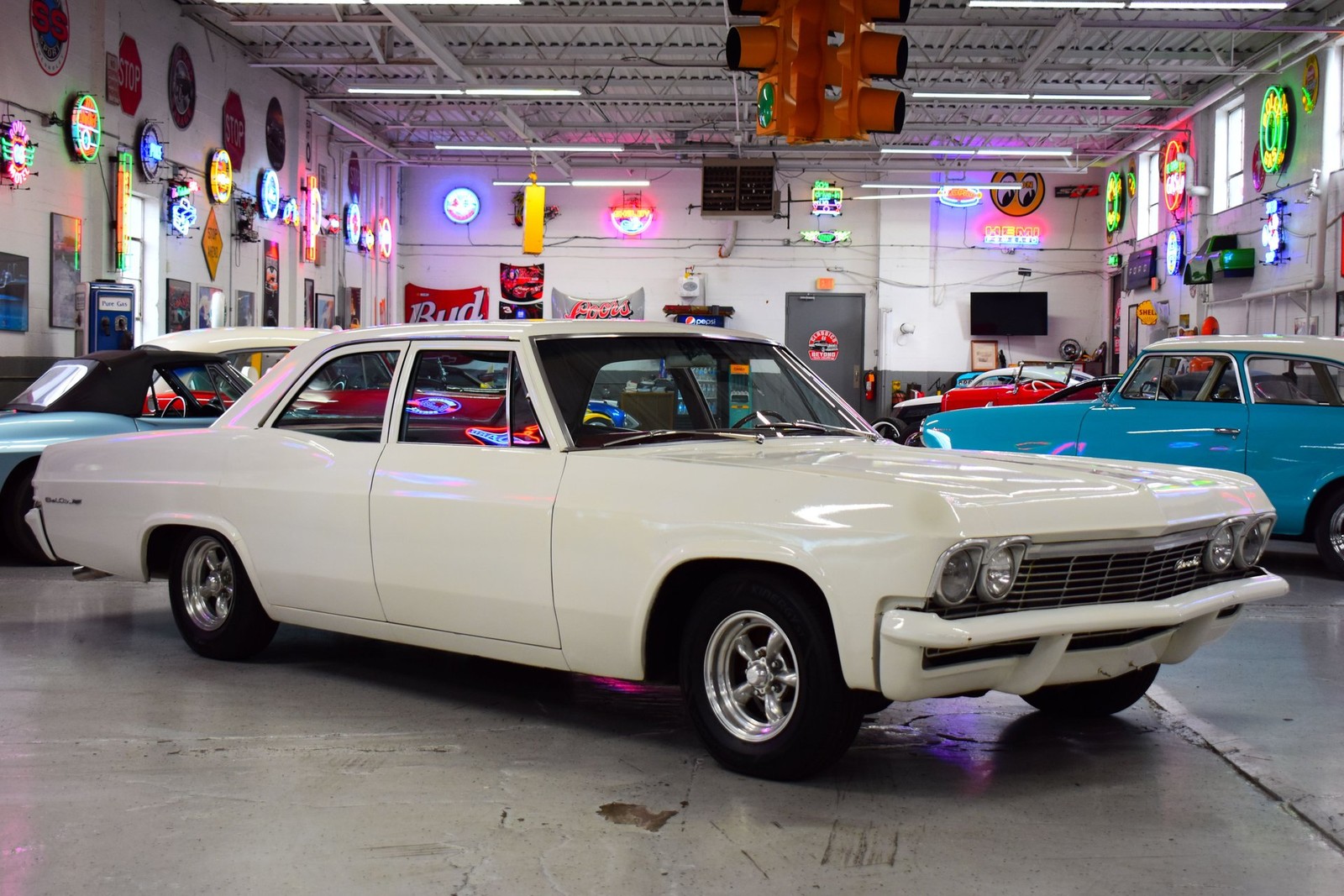 Chevrolet-Bel-Air150210-1965-Sedan-Burgundy