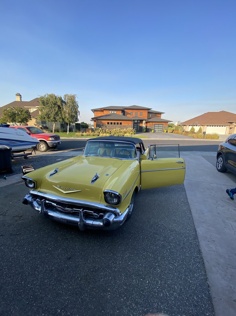 Chevrolet-Bel-air-1957-Daytona-Yellow-1966-Chevy-Impala-Yellow-Black-And-White