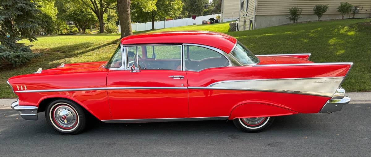 Chevrolet-Bel-air-sport-coupe-1957-Red