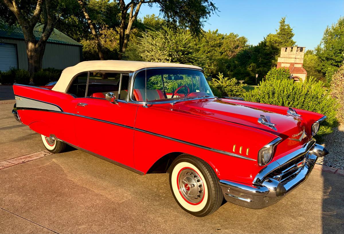 Chevrolet-Belaire-convertible-1957-Red