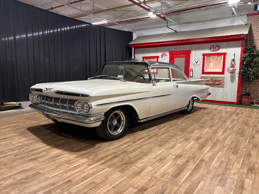 Chevrolet-Biscayne-1959-Sedan