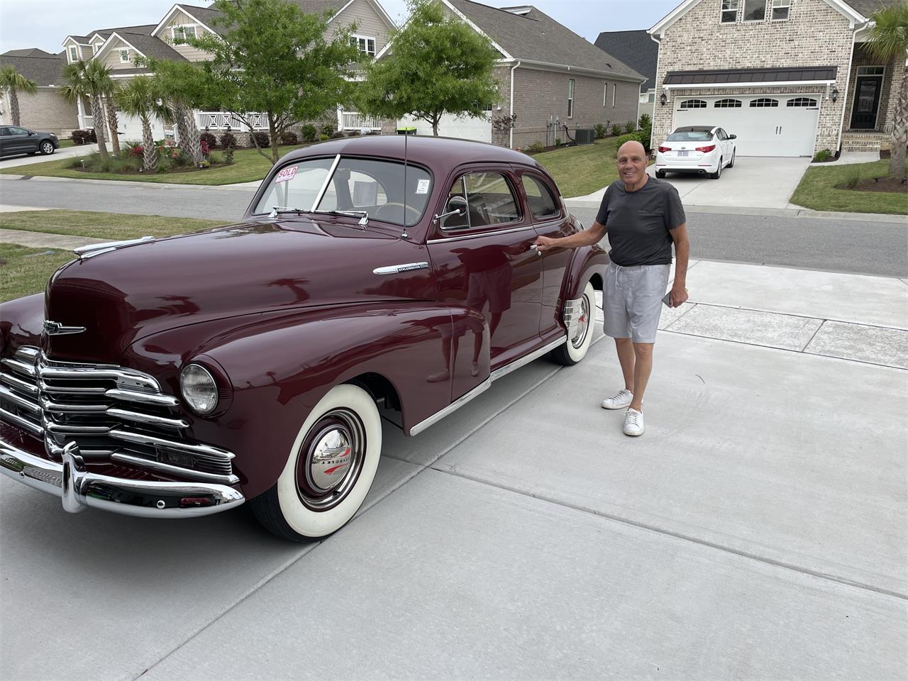 Chevrolet-Business-coupe-1947-Burgundy-Beige-mohair