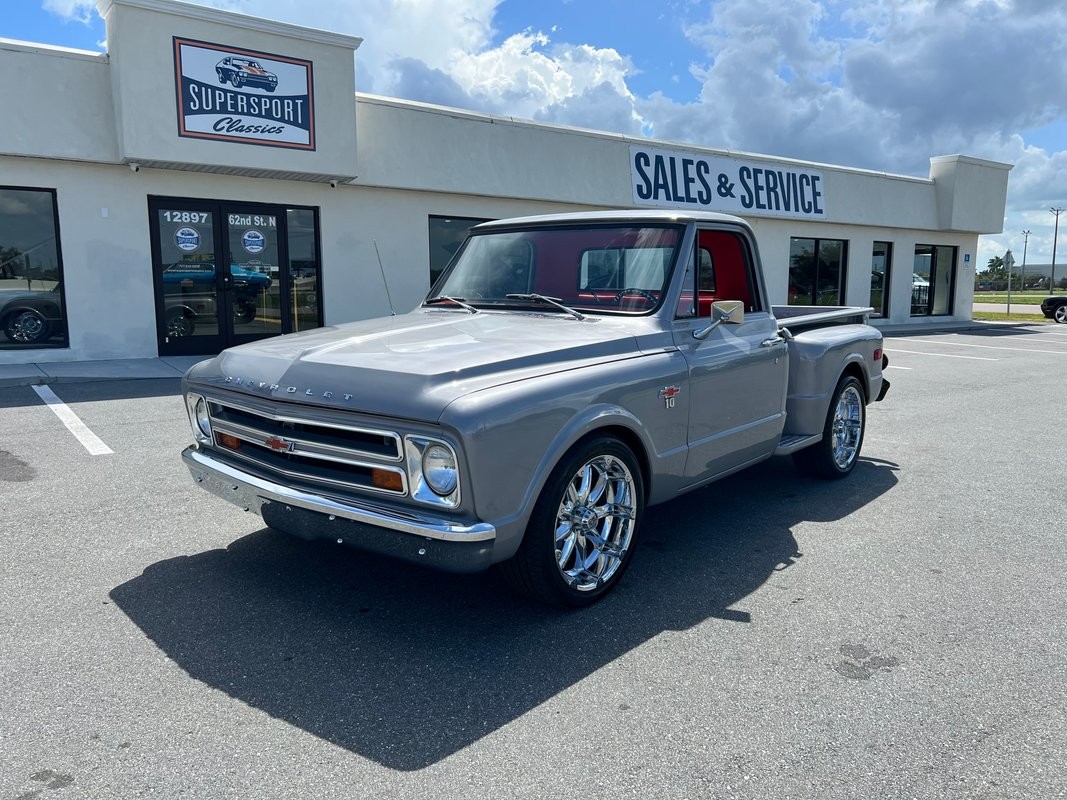 Chevrolet-C-10-1967-Pickup-Truck-Red