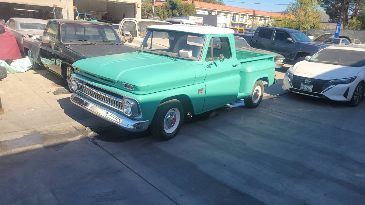 Chevrolet-C10-1966-Green