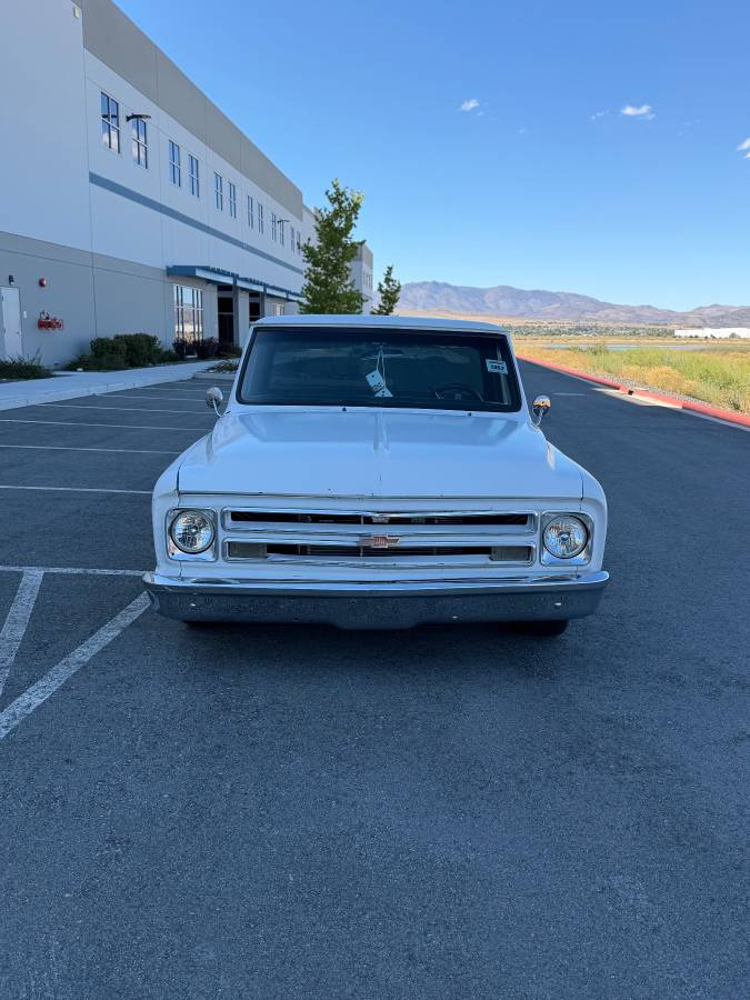 Chevrolet-C10-1968-White