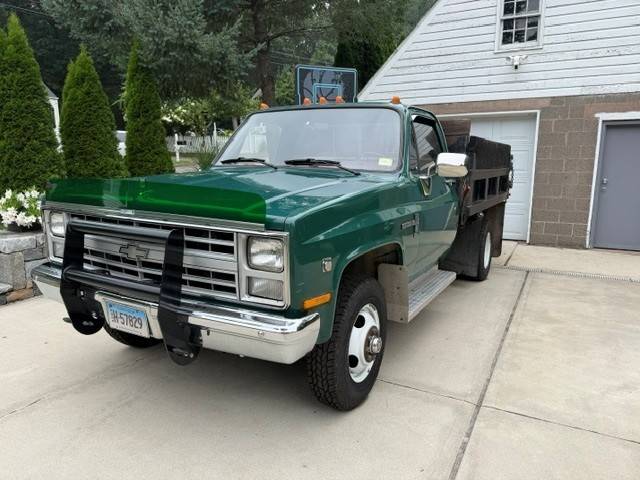 Chevrolet-C30-pickup-1985-Green