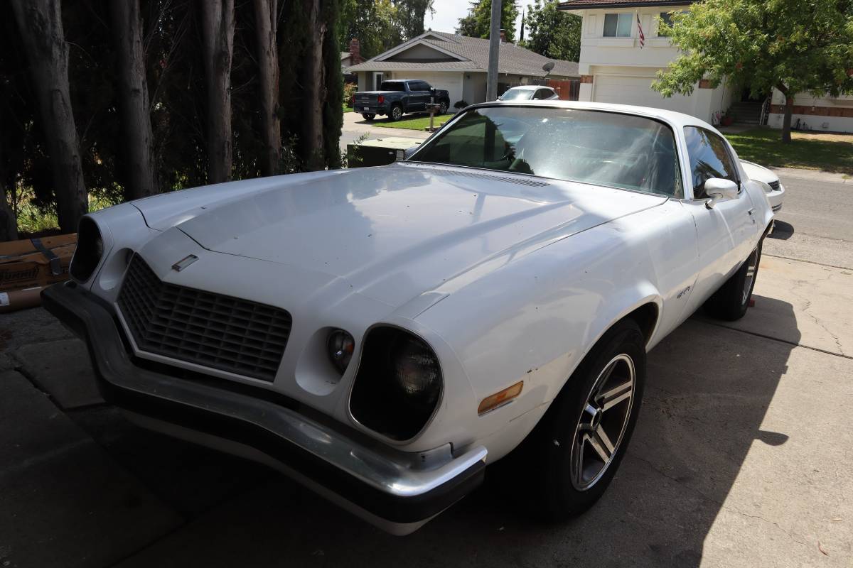 Chevrolet-Camaro-1975-White