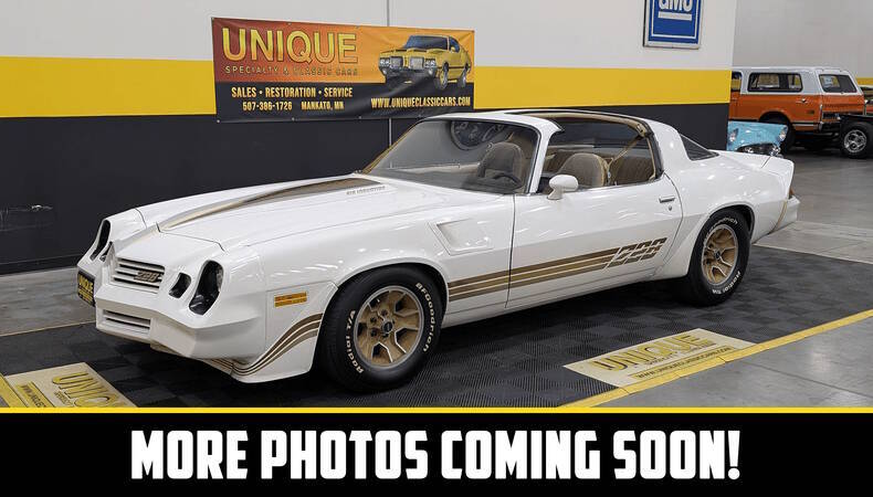 Chevrolet-Camaro-1981-White