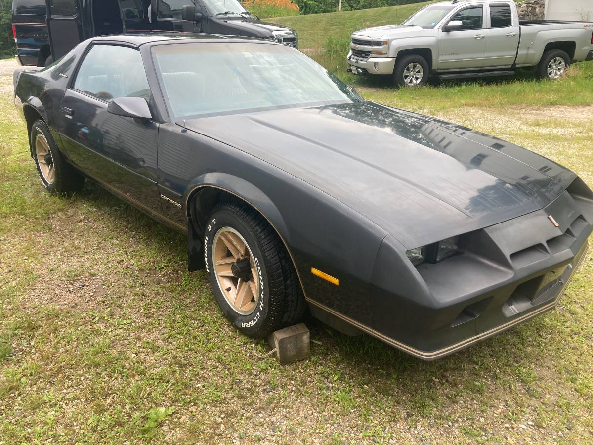 Chevrolet-Camaro-1983-Black