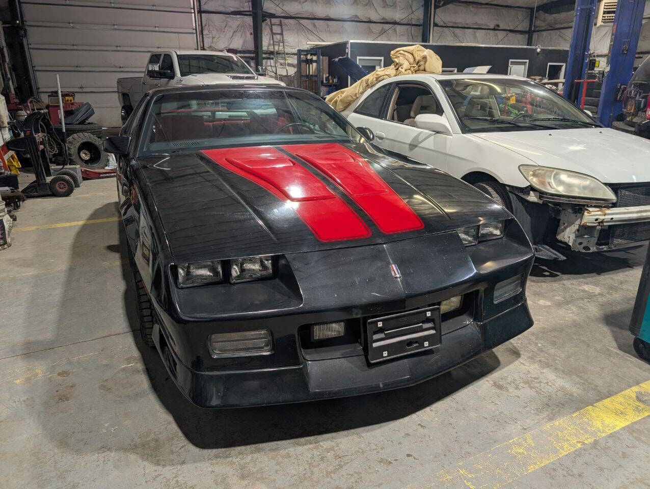 Chevrolet-Camaro-1992-Black-Red