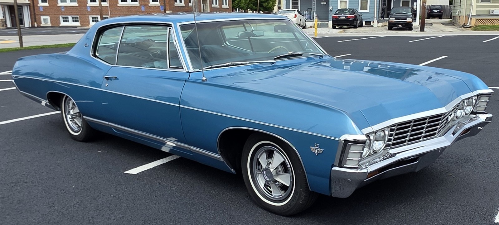 Chevrolet-Caprice-1967-Sedan-Blue