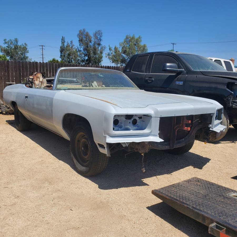 Chevrolet-Caprice-1975-Gray