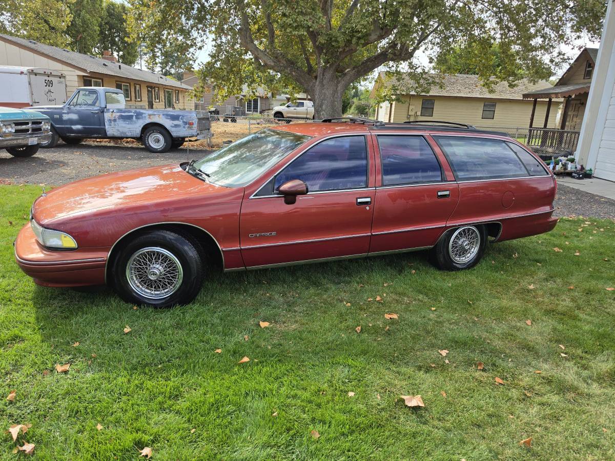 Chevrolet-Caprice-1992-Red