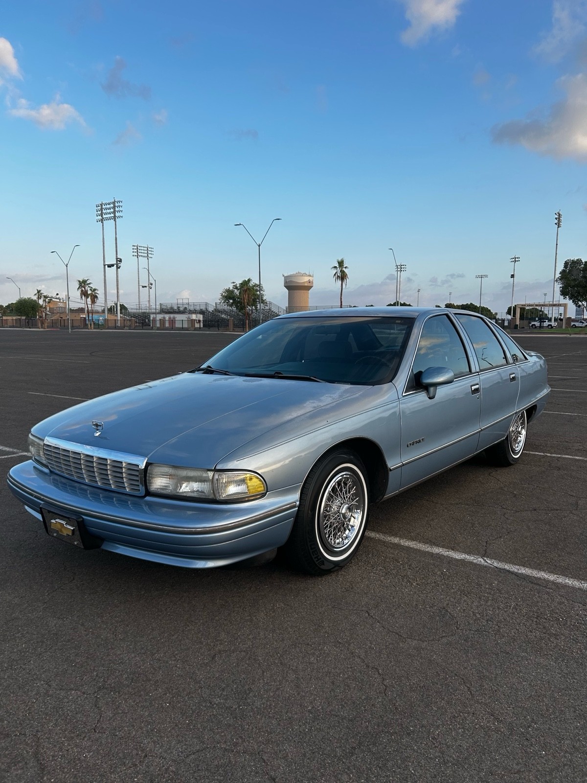 Chevrolet-Caprice-1992-Sedan