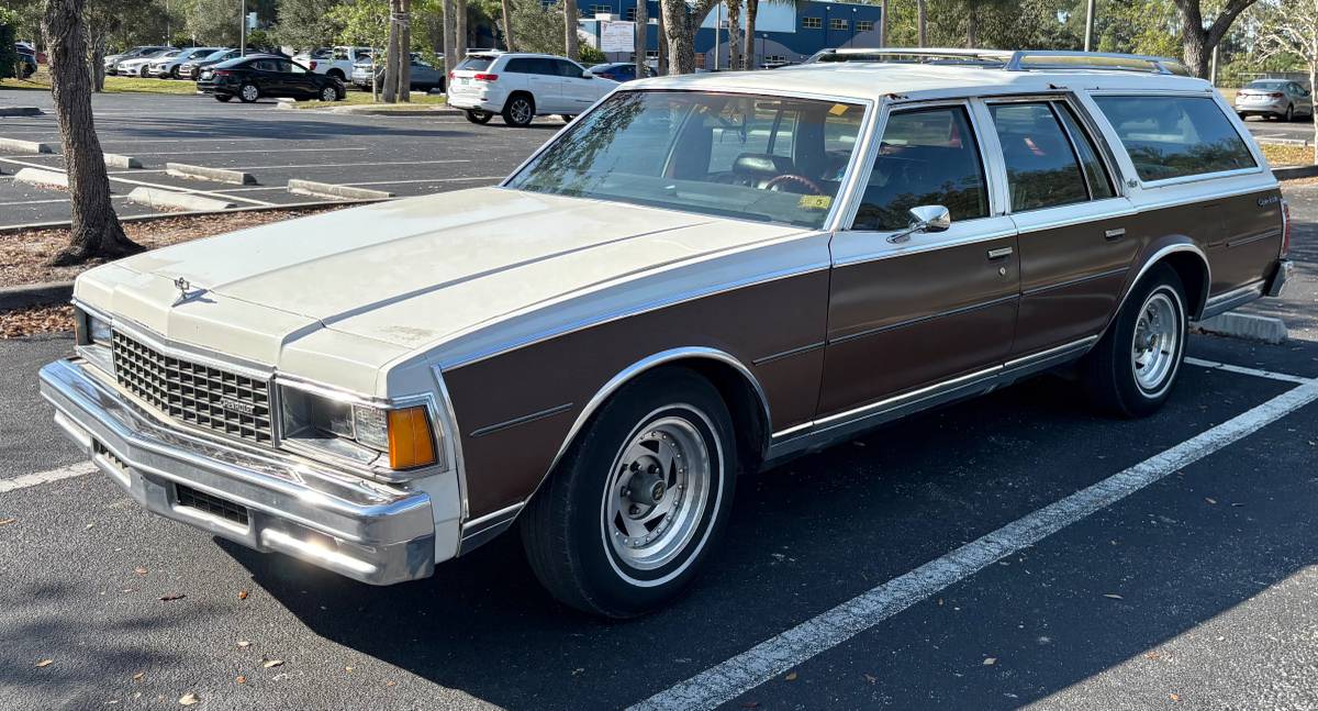 Chevrolet-Caprice-classic-1978-Brown
