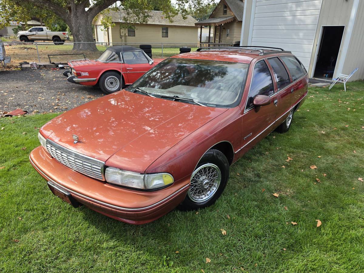Chevrolet-Caprice-classic-1992-Red