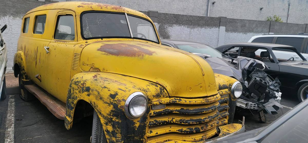 Chevrolet-Carryall-1948-Yellow