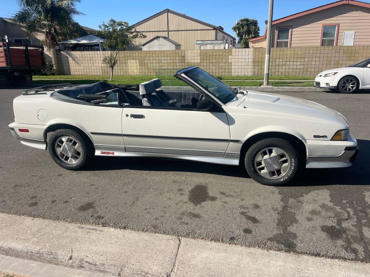 Chevrolet-Cavalier-z24-1988