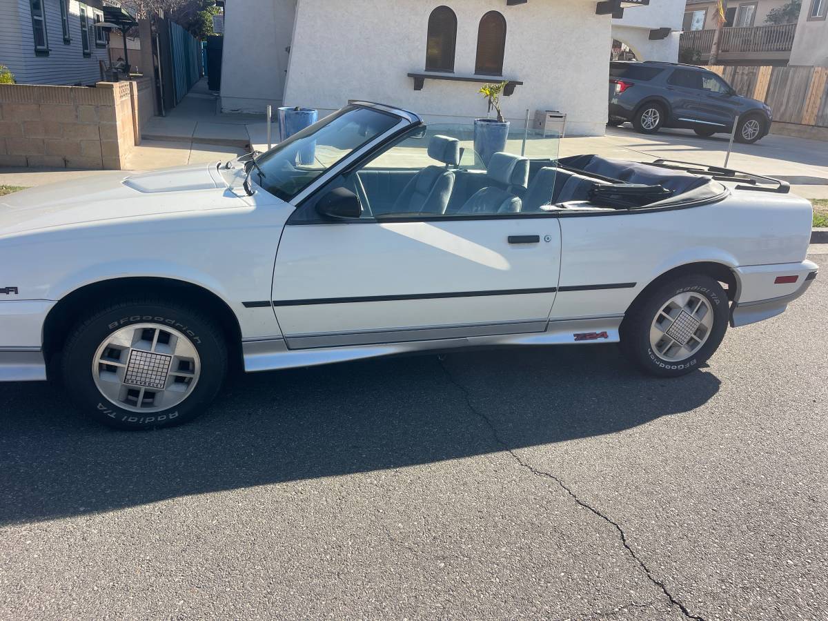 Chevrolet-Cavalier-z24-1988
