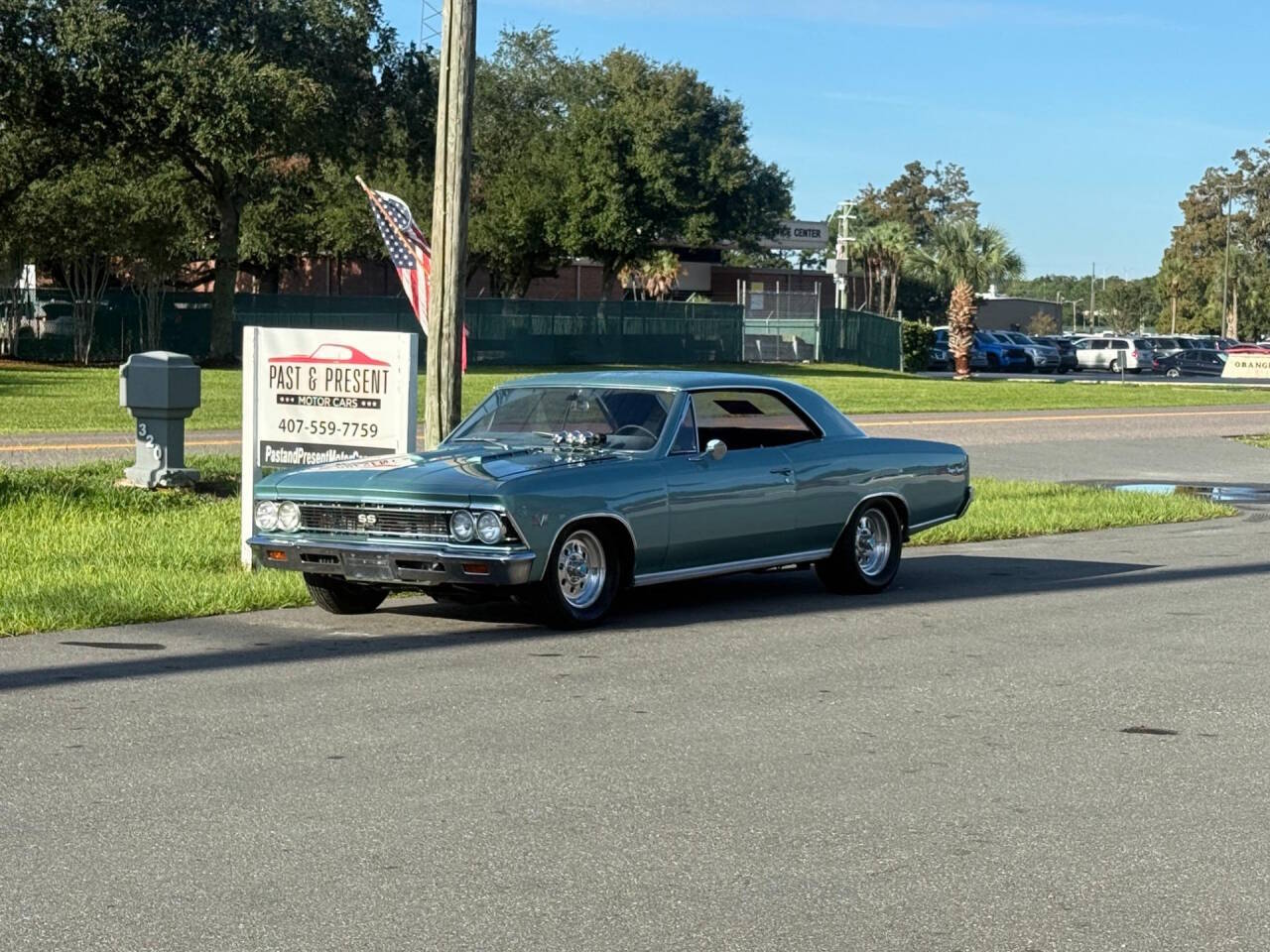 Chevrolet-Chevelle-1966-Turquoise-Black-amp-Turquoise