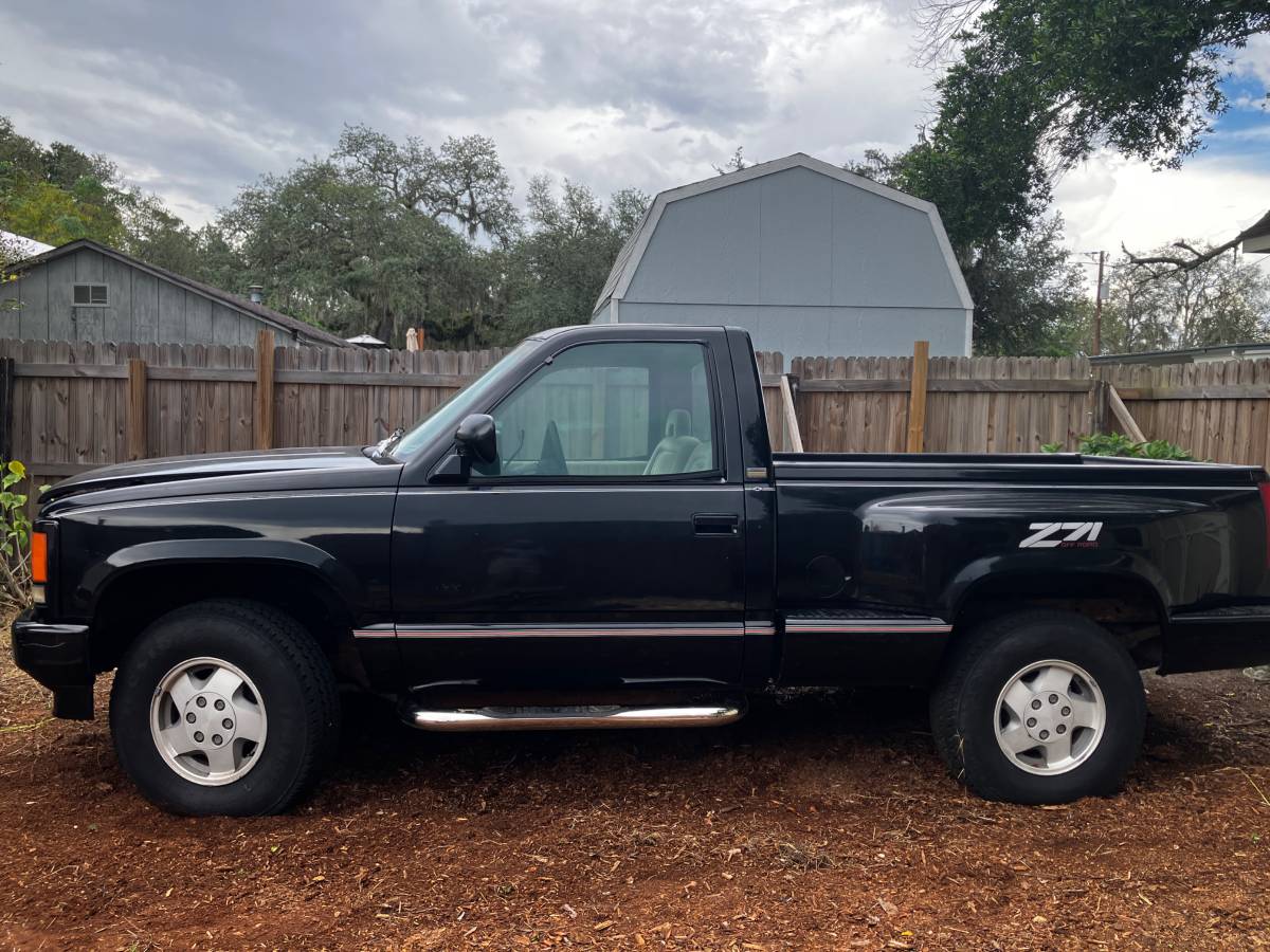 Chevrolet-Ck-1500-1993-Black