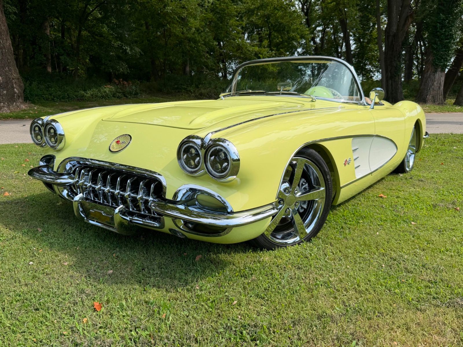Chevrolet-Corvette-1958-Convertible-Tan