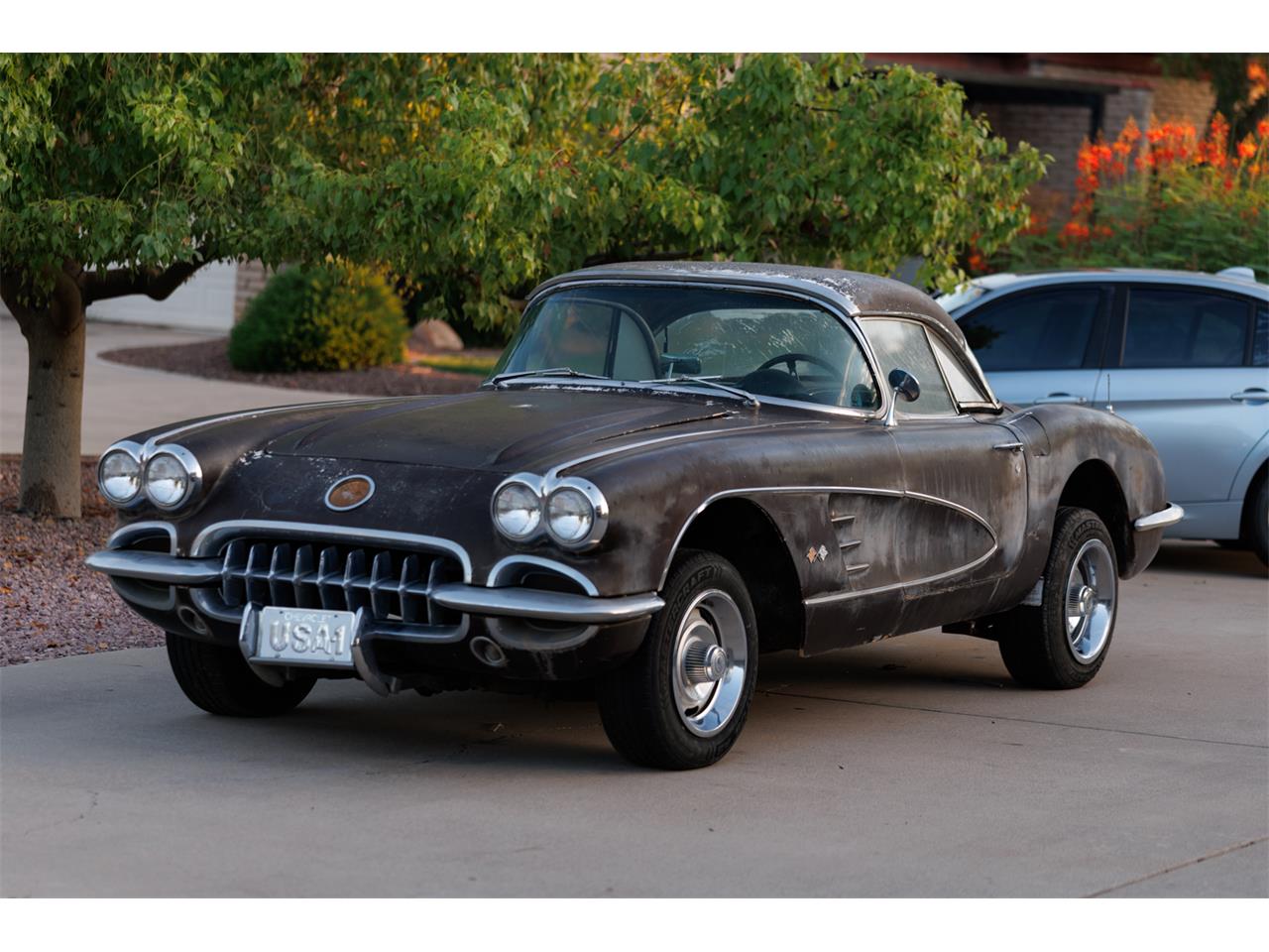 Chevrolet-Corvette-1959-Brown-Brown