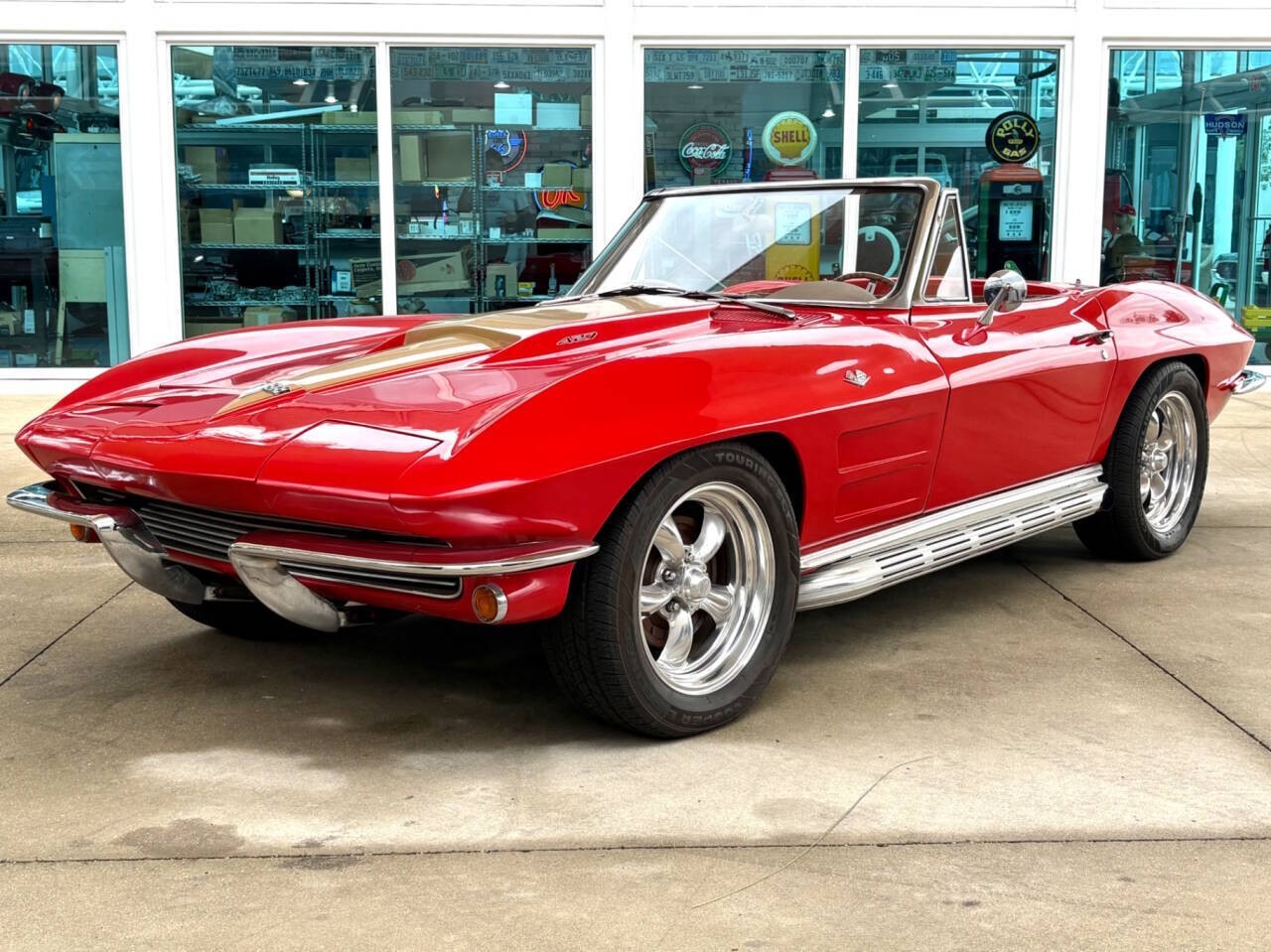 Chevrolet-Corvette-1963-Convertible-Tan