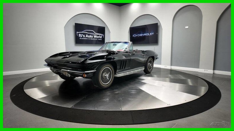 Chevrolet-Corvette-1966-Red
