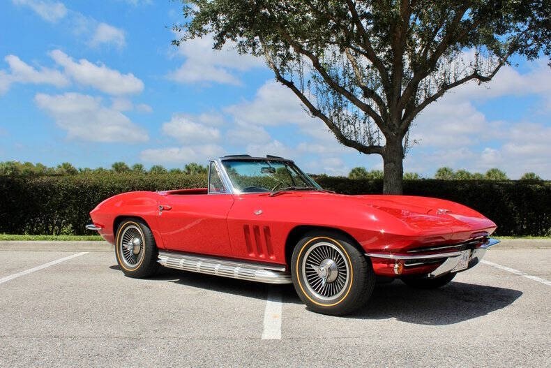 Chevrolet-Corvette-1966-Sedan-Black